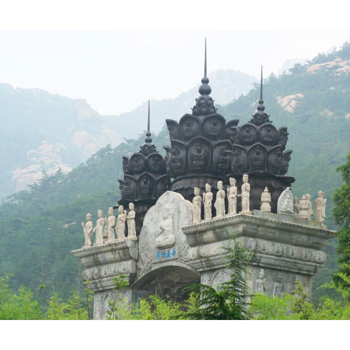 An Ornamental Archway In The Lao Shan Mountains - ID # 25334851